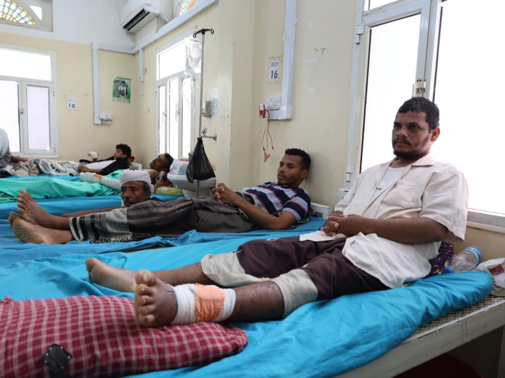 Pacientes en el hospital de Abs, en Yemen, apoyado por MSF