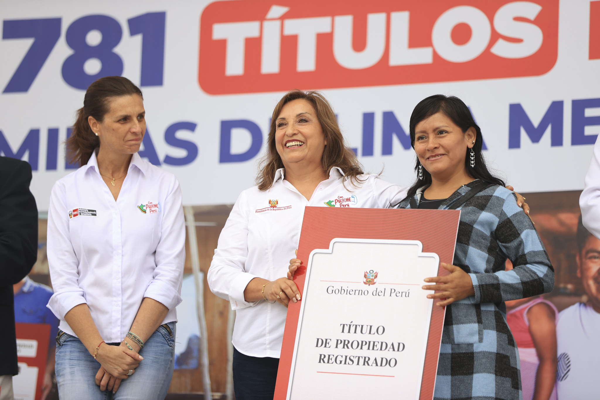Presidenta Boluarte participó en entrega de 4,781 títulos de propiedad para Lima Metropolitana y el Callao