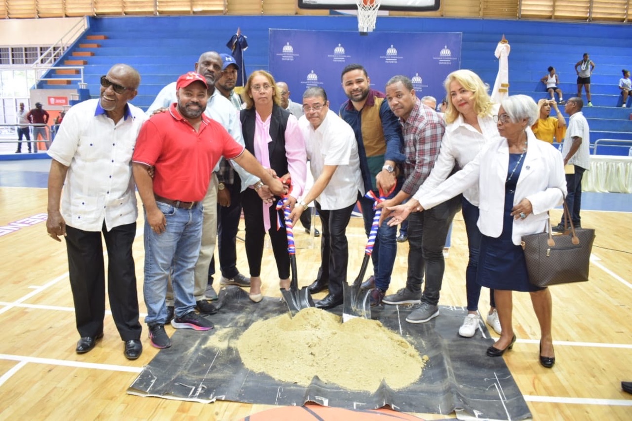 REPÚBLICA DOMINICANA: Inician construcción de centros deportivos comunitarios en San Cristóbal