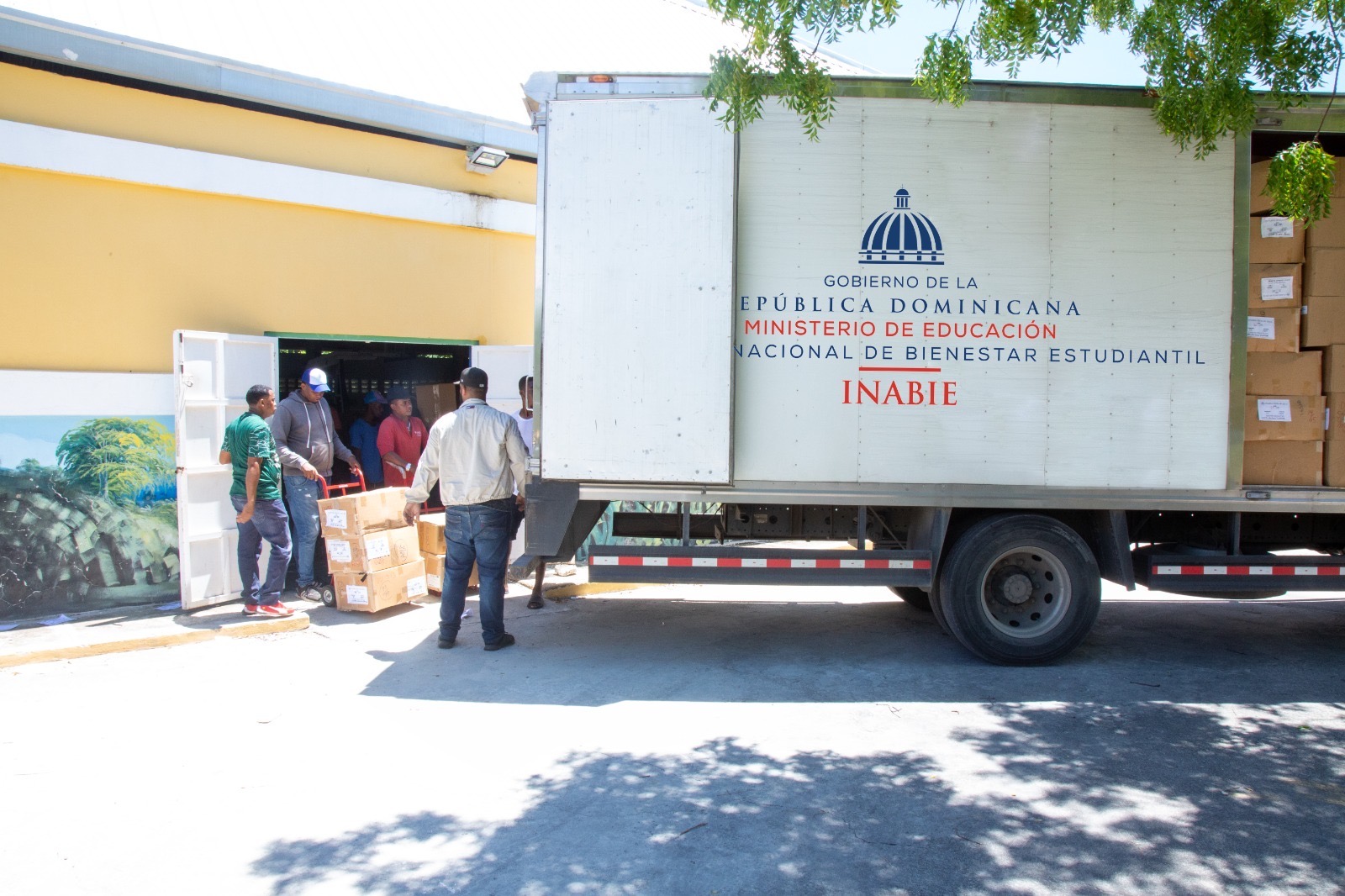 REPÚBLICA DOMINICANA: Por primera vez, INABIE comienza entrega de utilería para el próximo año escolar 2023-2024 con 4 meses de antelación