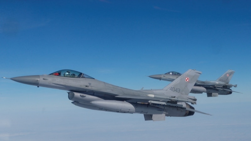 Biden respalda plan para entrenar a pilotos ucranianos en naves de combate F-16