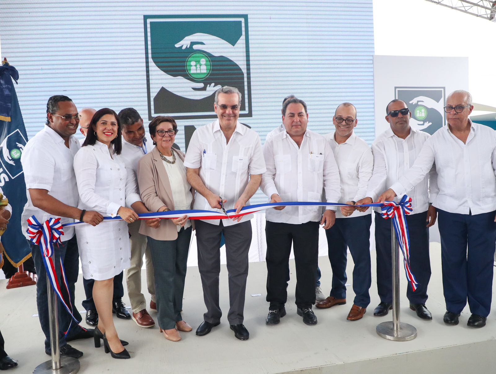 REPÚBLICA DOMINICANA: Presidente Abinader entrega remozado hospital de Villa Tapia, inaugura sede de INFOTEP especializada en turismo y centros comunales