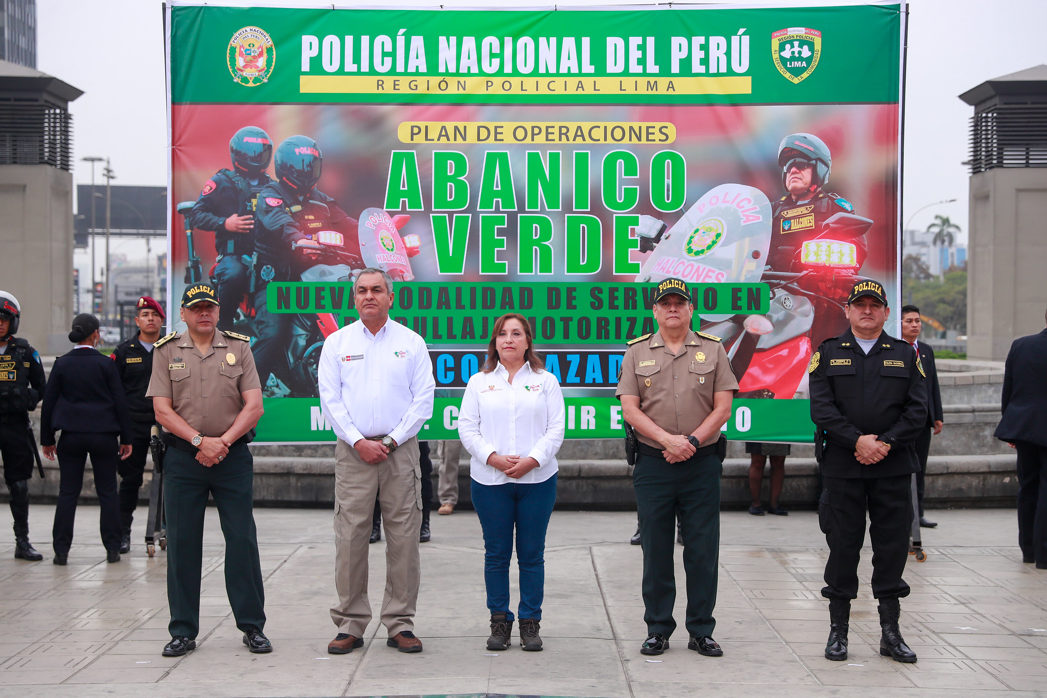 PERÚ: Presidenta Boluarte entregó 245 motocicletas que reforzarán acciones de la Policía Nacional en favor de la seguridad ciudadana
