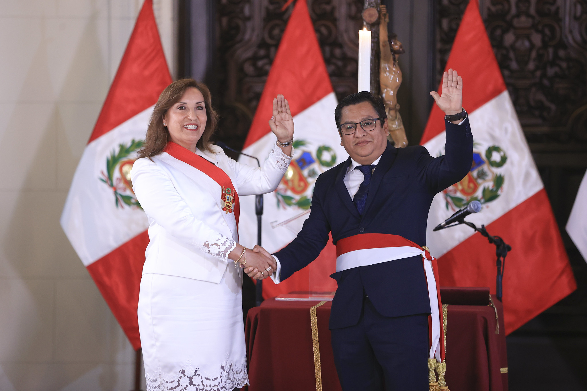 Presidenta Boluarte toma juramento a César Vásquez como ministro de Salud