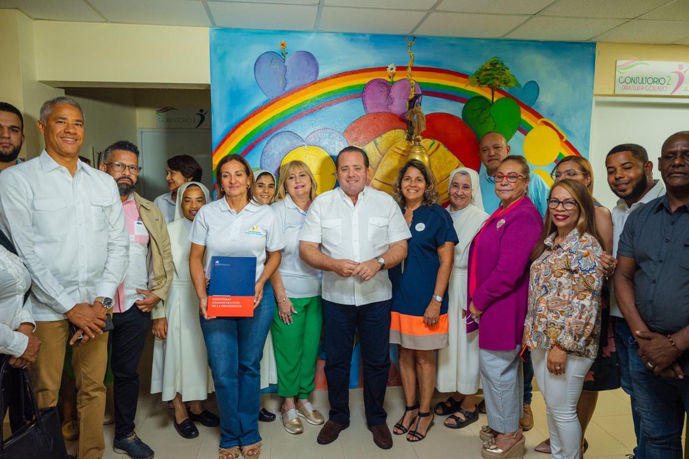 REPÚBLICA DOMINICANA: Ministro Paliza entrega aporte al Voluntariado Jesús con los Niños del Hospital Infantil Doctor Arturo Grullón