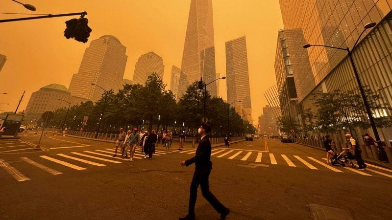 ¿Qué es el humo que cubre varias ciudades de EEUU y por qué está llegando tan lejos?