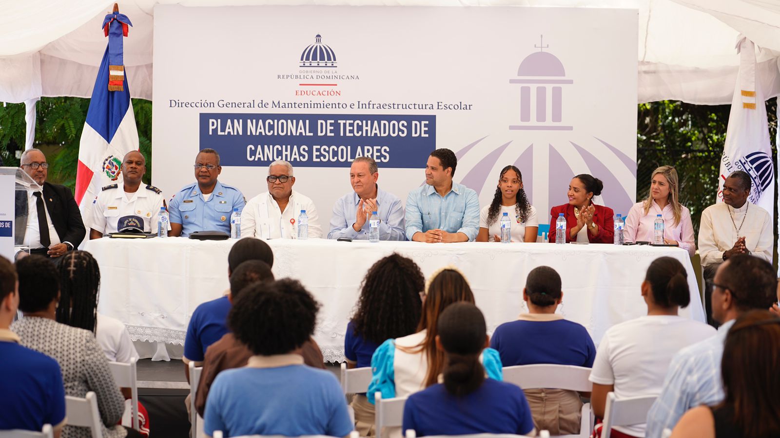 REPÚBLICA DOMINICANA: Ministerio de Educación deja iniciado Plan Nacional para Techados de Canchas Escolares a nivel nacional