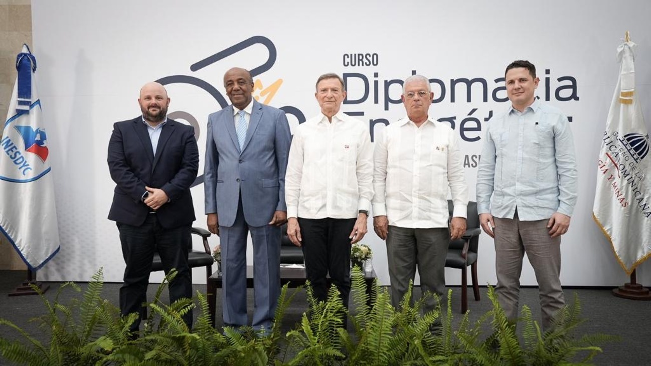 REPÚBLICA DOMINICANA: MIREX, MEM e INESDYC inician curso de Diplomacia Energética