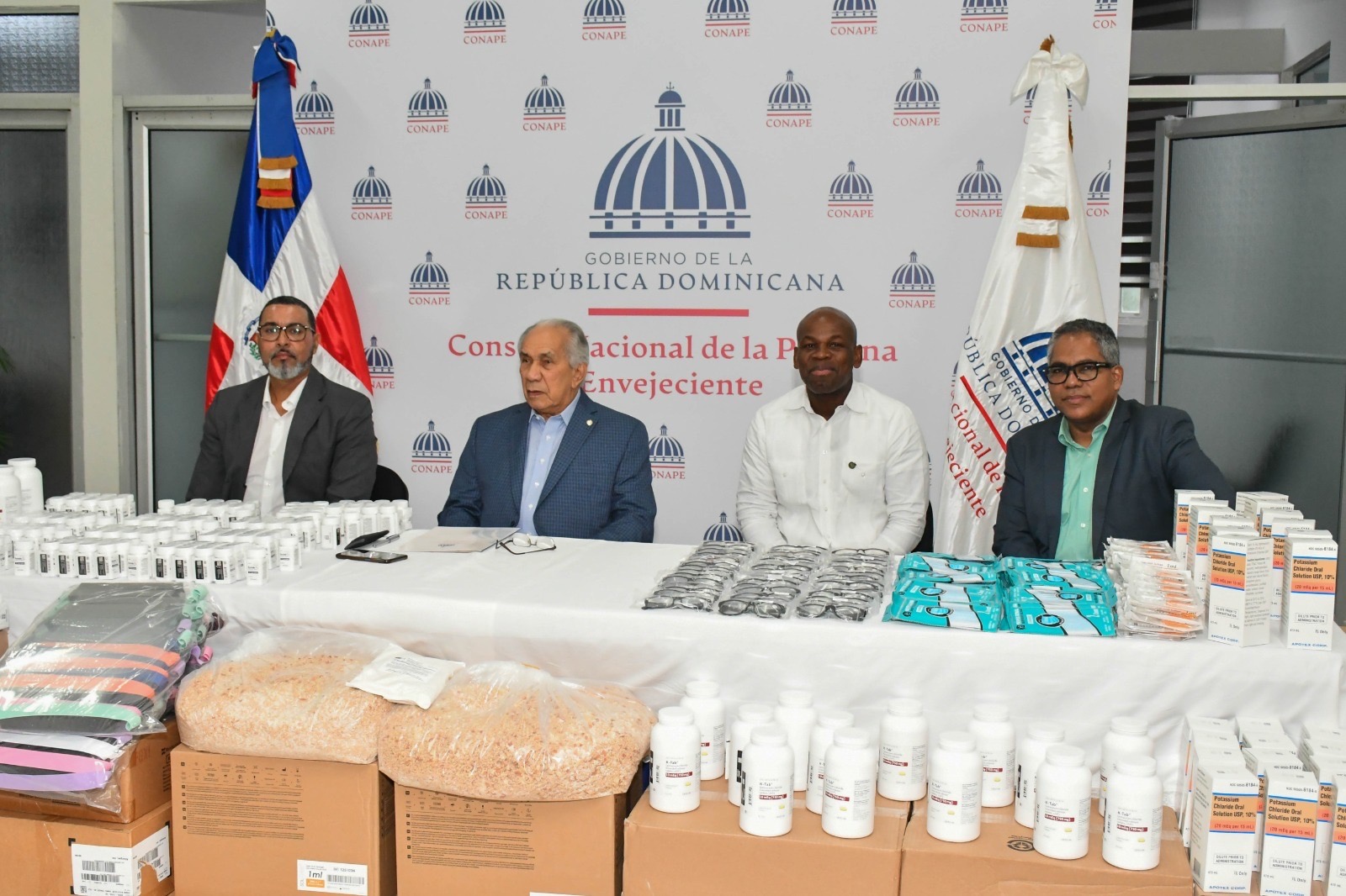 REPÚBLICA DOMINICANA: CONAPE recibe donación de 10 millones de pesos en medicamentos e insumos de la Fundación El Buen Samaritano