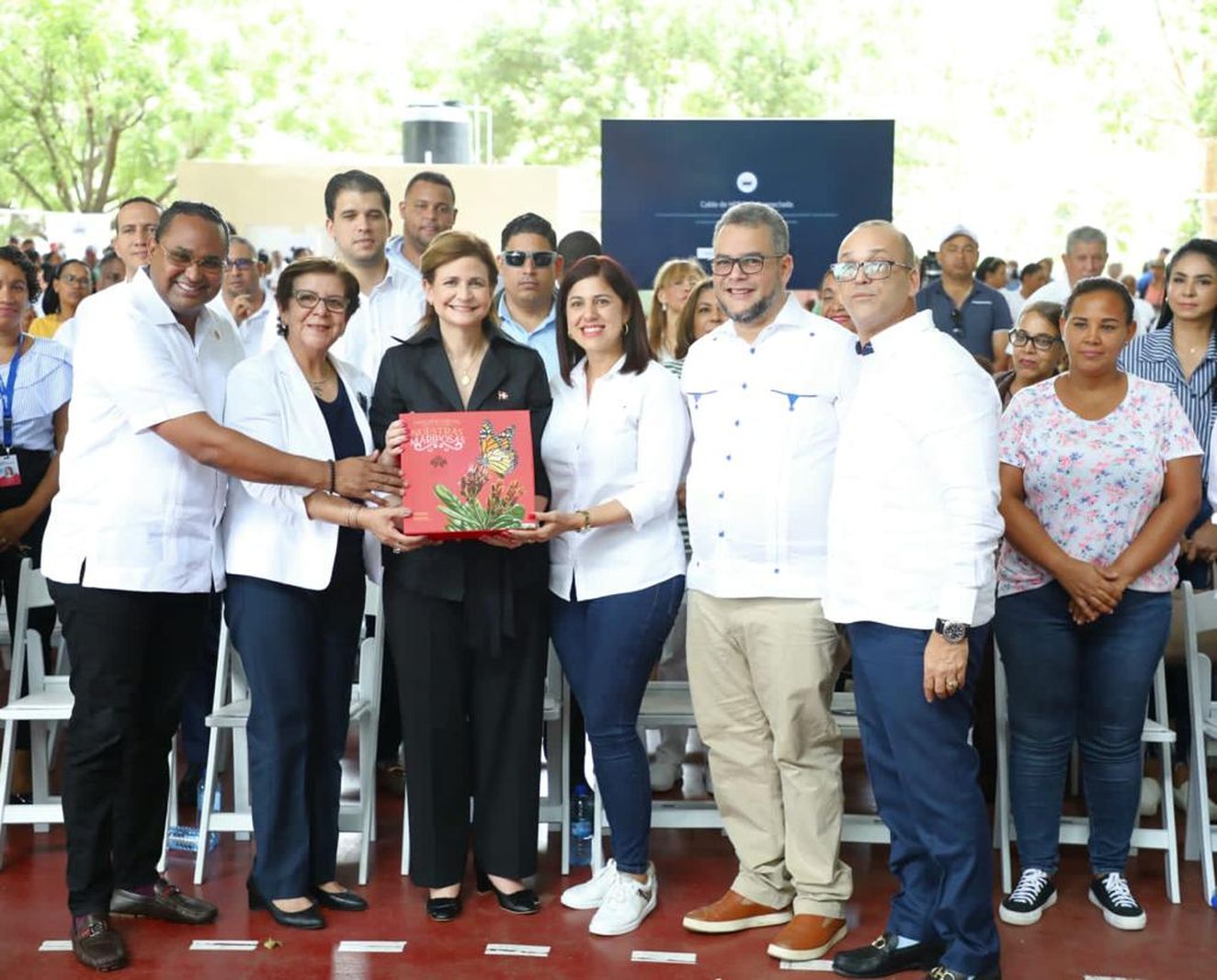 REPÚBLICA DOMINICANA: Vicepresidenta Raquel Peña inaugura un hospital, tres destacamentos policiales y proyectos de iluminación en siete comunidades