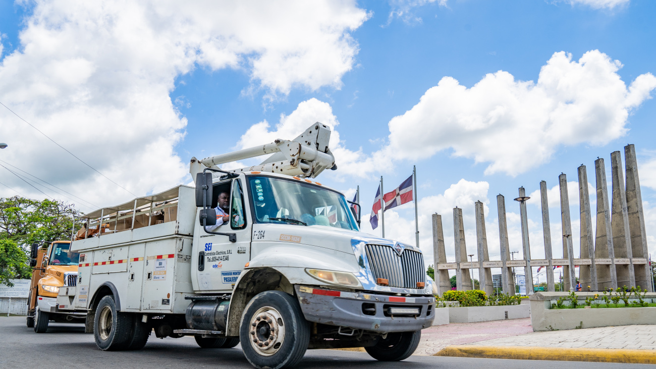 REPÚBLICA DOMINICANA: Empresas Distribuidoras de Electricidad reparan en tiempo récord averías provocadas por tormenta Franklin