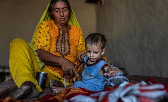 Pakistán: Millones de niños aún necesitan apoyo humanitario urgente un año después de las inundaciones