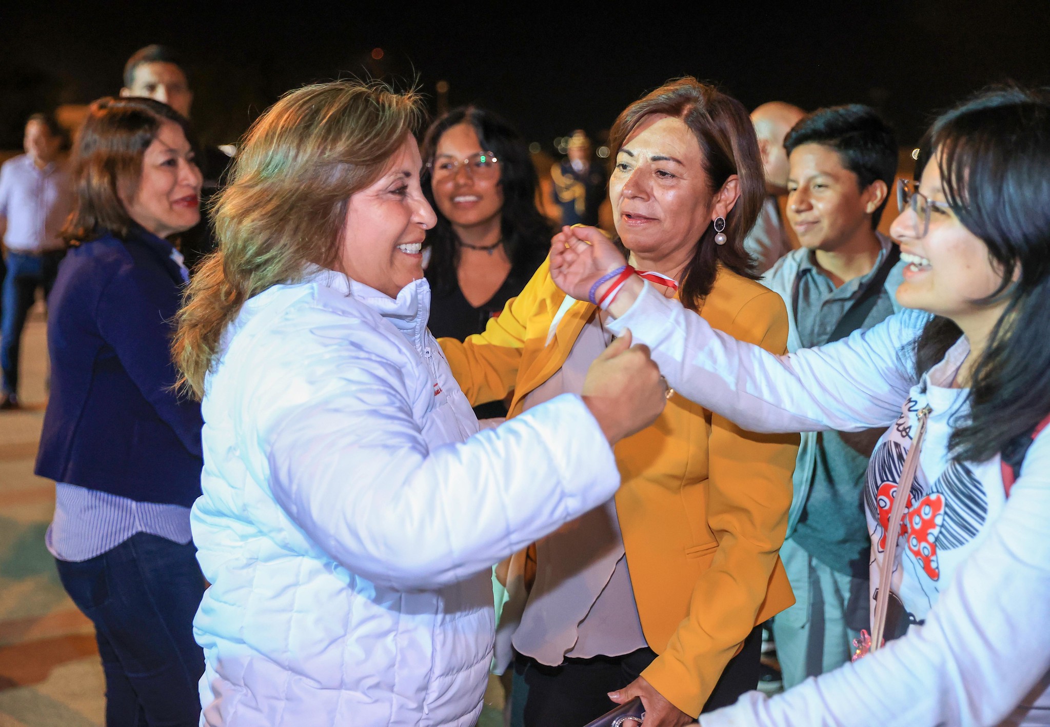 PERÚ: Presidenta Dina Boluarte retorna al país junto a 25 peruanos repatriados de Israel