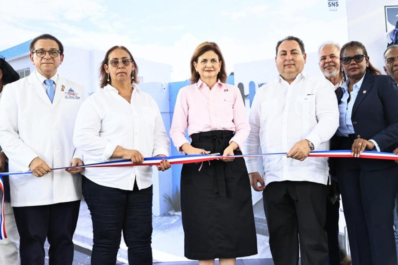 REPÚBLICA DOMINICANA: Vicepresidenta Raquel Peña entrega área de Emergencia y remozamiento general en tres hospitales de San Cristóbal