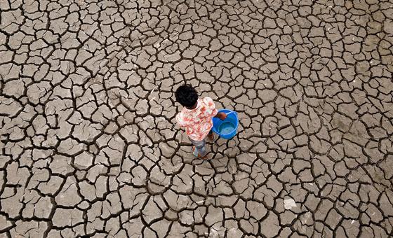 El cambio climático está cerrando el grifo del agua: un tercio de los niños del mundo sufre su escasez