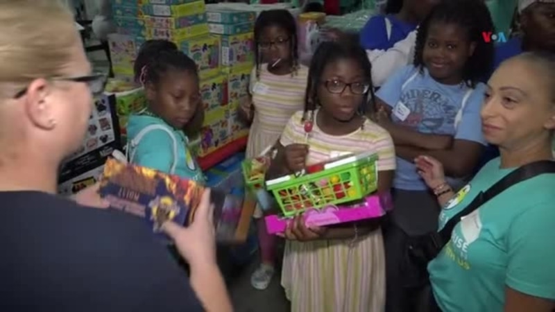 Bancos de juguetes navideños en Miami para que ningún niño se quede sin regalo