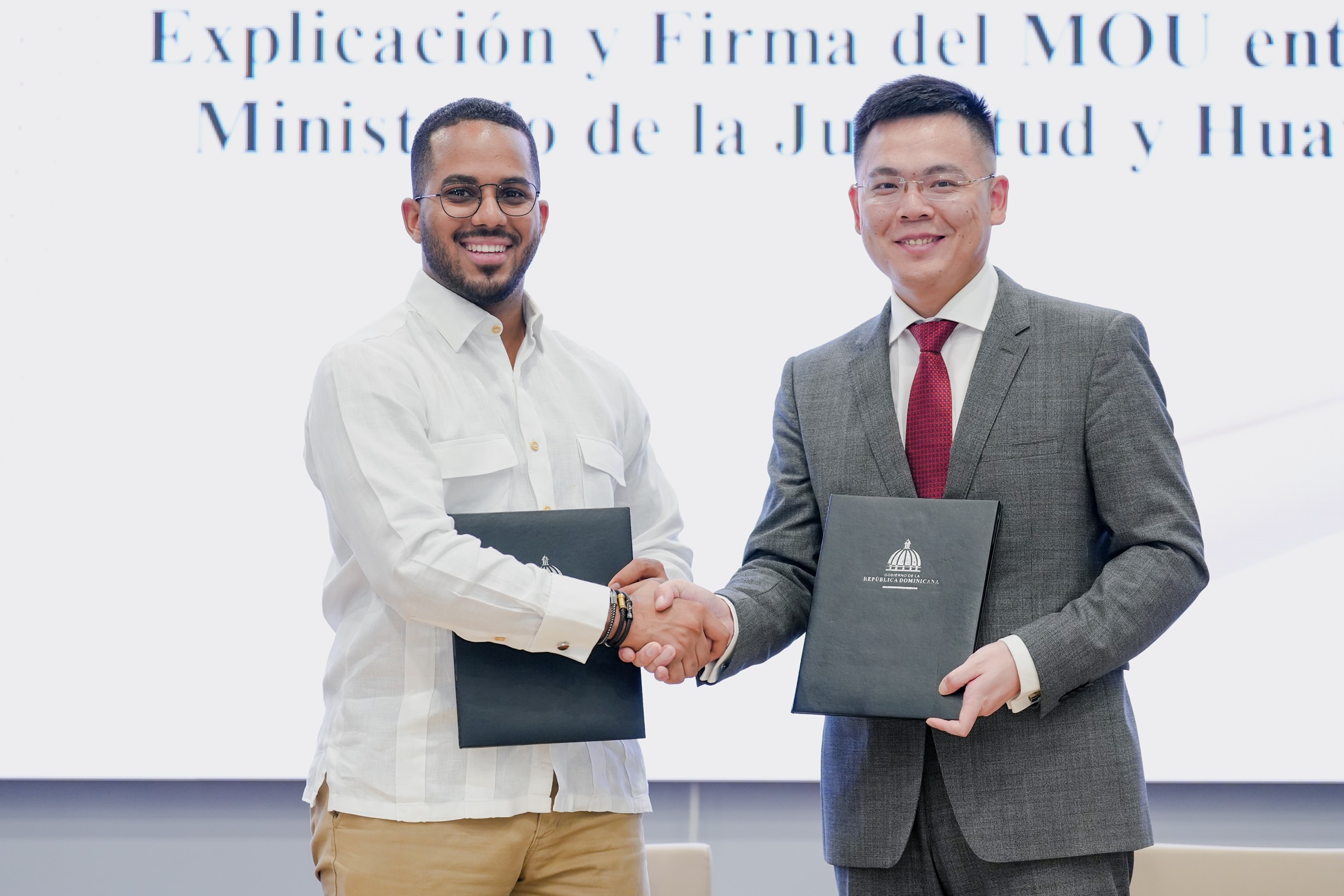 REPÚBLICA DOMINICANA: Juventud firma convenio con empresa Huawei para desarrollar competencias digitales en jóvenes