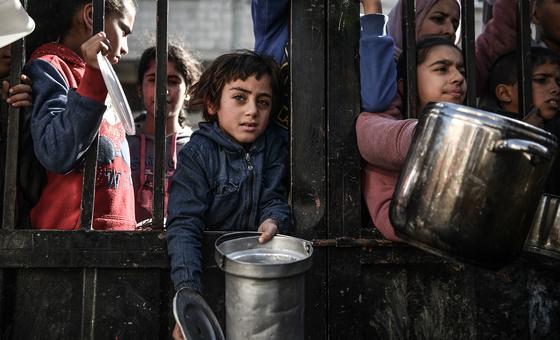 Israel-Palestina: Simplemente no hay alimentos suficientes, advierte la UNRWA