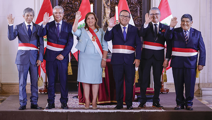 PERÚ: Presidenta Boluarte toma juramento a ministros de Defensa, Economía y Finanzas, Energía y Minas y Ambiente