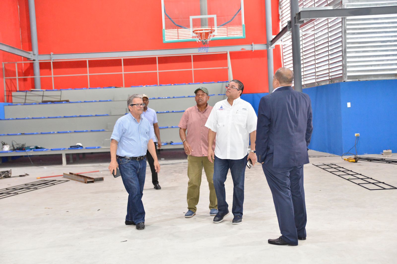 REPÚBLICA DOMINICANA: Ministro Francisco Camacho supervisa obras deportivas en sector Capotillo