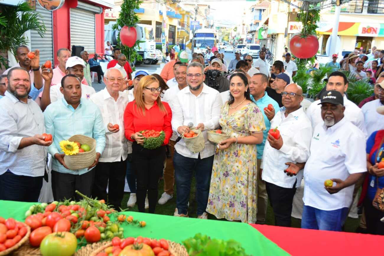 REPÚBLICA DOMINICANA: Con respaldo del FEDA inauguran Segundo Festival del Tomate 2024 en Azua