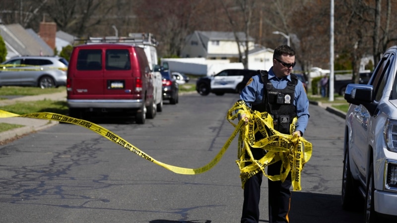 Sospechoso se atrincheró en una casa después de matar a 3 personas en un suburbio de Filadelfia