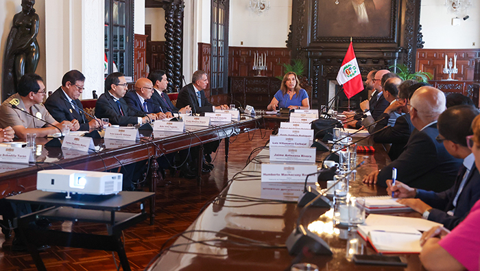 PERÚ: Presidenta Boluarte sostuvo reunión con empresarios y trabajadores para fortalecer lucha conjunta contra inseguridad ciudadana