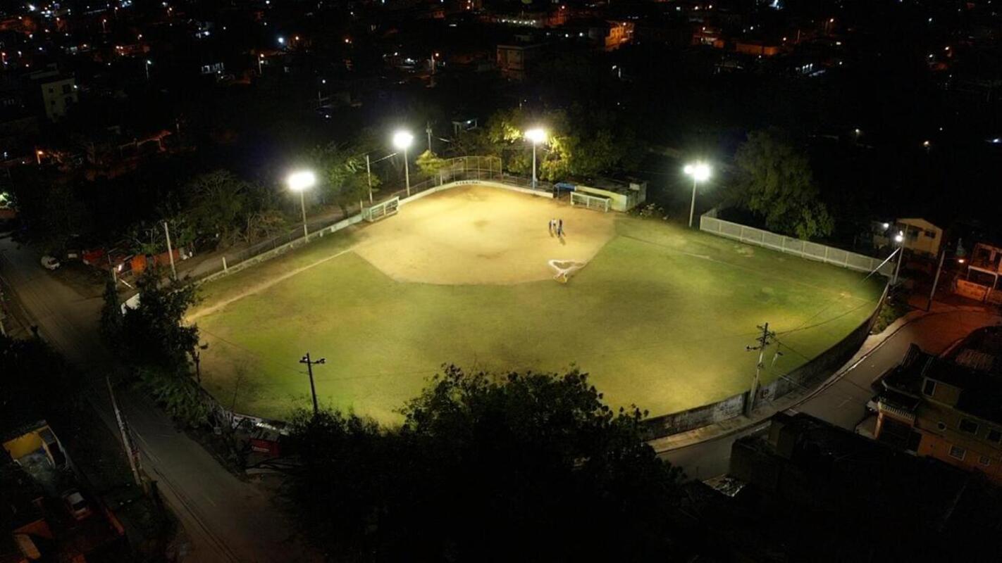 REPÚBLICA DOMINICANA: Edesur iluminó con luces tipo led estadio de softbol Diógenes Cuesta, en San Cristóbal