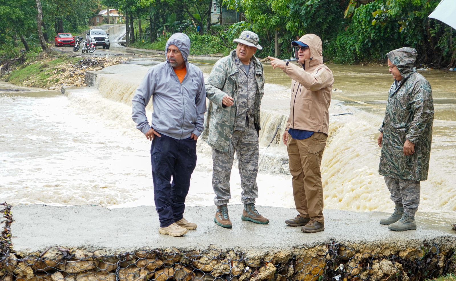 REPÚBLICA DOMINICANA: Ministro Igor Rodríguez lleva más ayudas a los afectados por las lluvias en Puerto Plata