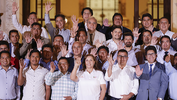 PERÚ: Presidenta Boluarte sostuvo encuentro con alcaldes provinciales y distritales a fin de impulsar proyectos de inversión en todo el país