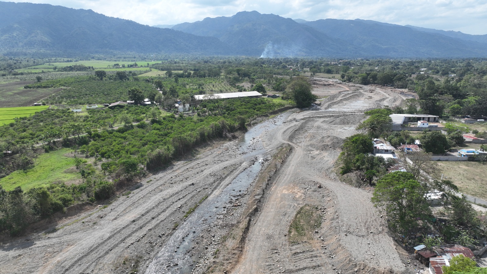 REPÚBLICA DOMINICANA: Indrhi supervisa obras de protección en río Yuna; proyecto impacta comunidades en Bonao