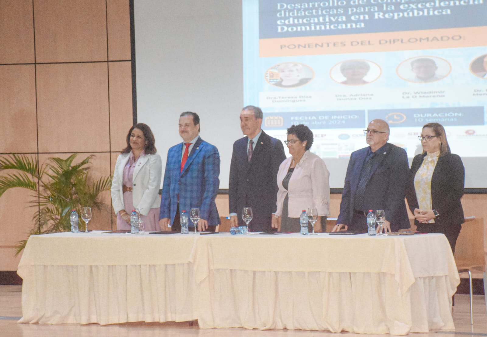REPÚBLICA DOMINICANA: Mescyt y Universidad Santander inauguran lanzamiento del diplomado en competencias didácticas para beneficiar a 50,000 docentes en el país