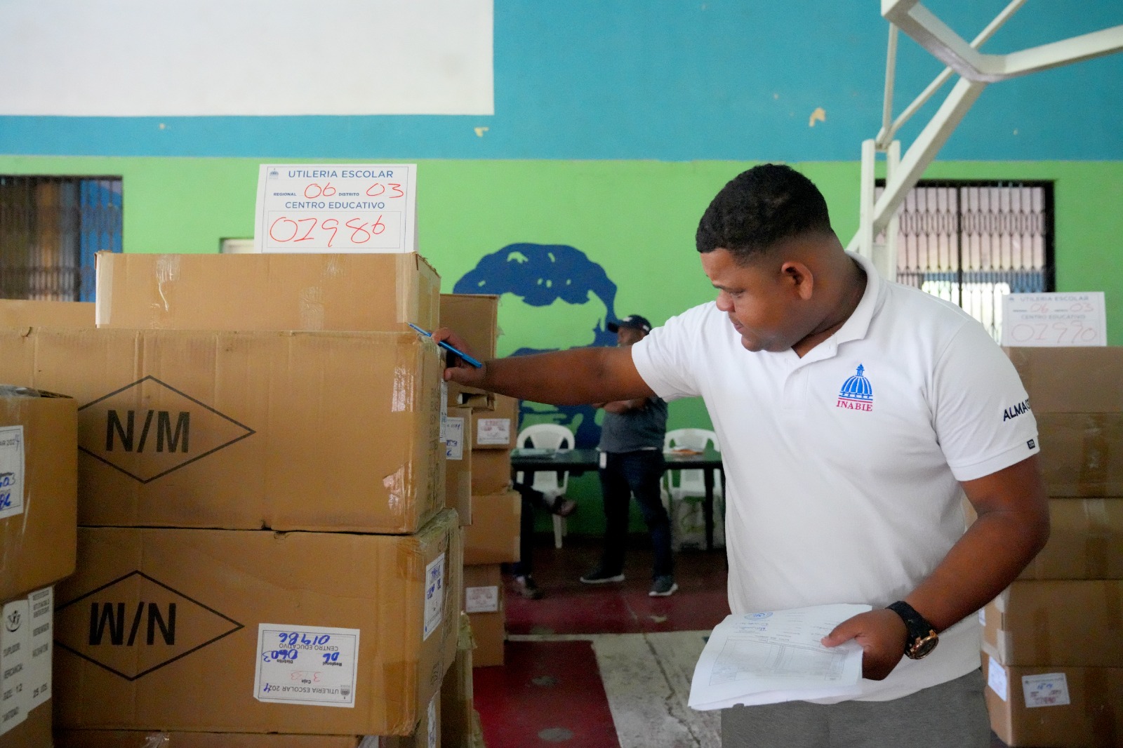 REPÚBLICA DOMINICANA: Inabie inicia con éxito el traslado de uniformes y útiles del próximo año escolar para todos los estudiantes
