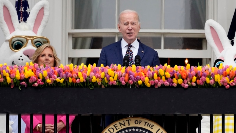 La Casa Blanca recibe a miles de personas para la carrera anual de huevos de Pascua