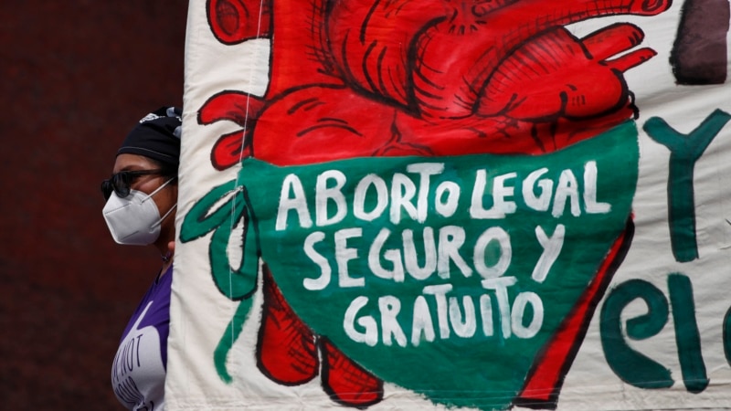 Defensores del derecho al aborto en EEUU y América Latina se citan ante los retrocesos conservadores
